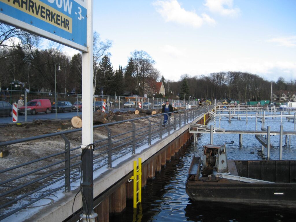 Hafenumbau Baumfällung (Foto: Peter Schneider)