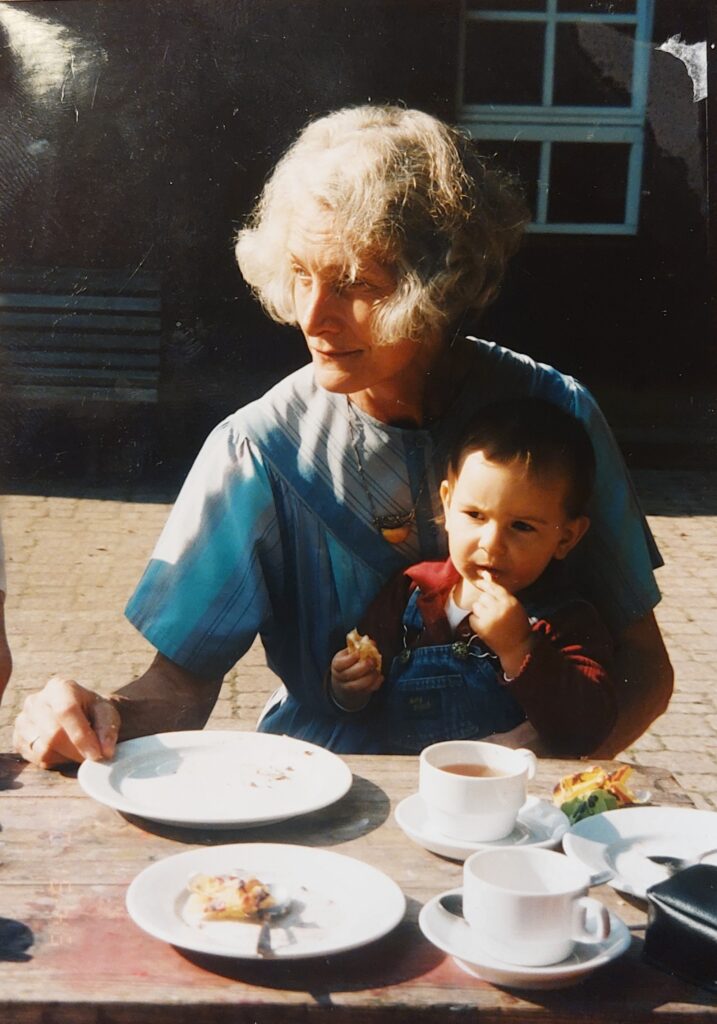 2004 im Ella-Kay-Heim