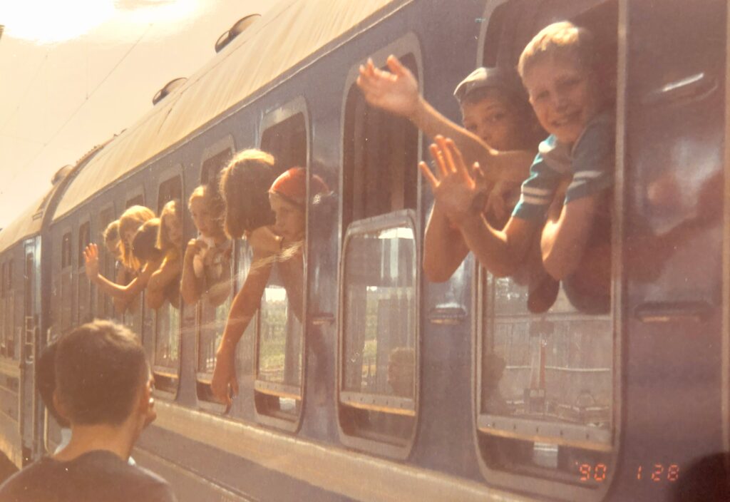 Abschied am Bahnhof Lichtenberg (2004)