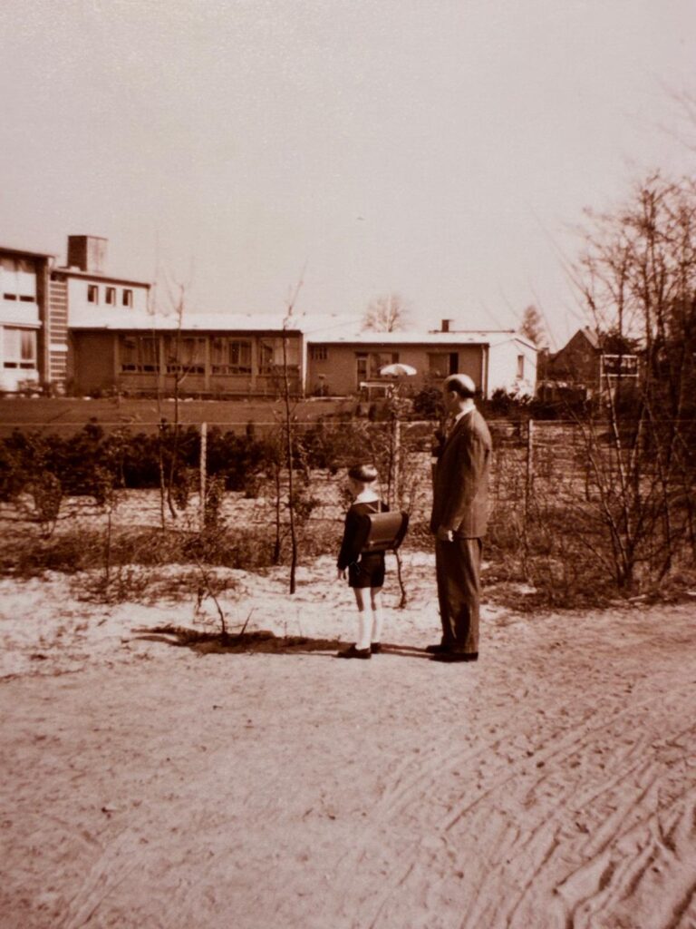 Die Schule am Ritterfelddamm, der kleine Klaus mit Papa