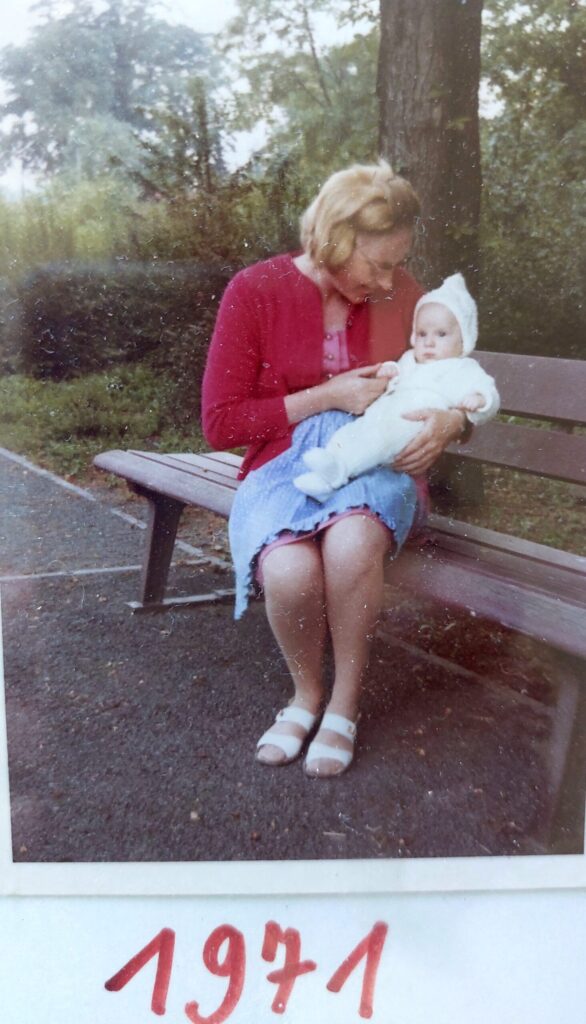 Ingrid Schlicht mit ihrer Tochter