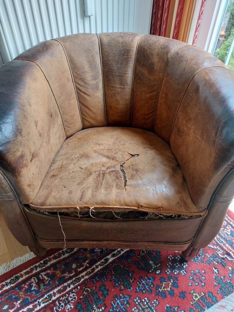 Der Ledersessel von 1926, seit 2017 von der Enkelin als Trampolin genutzt