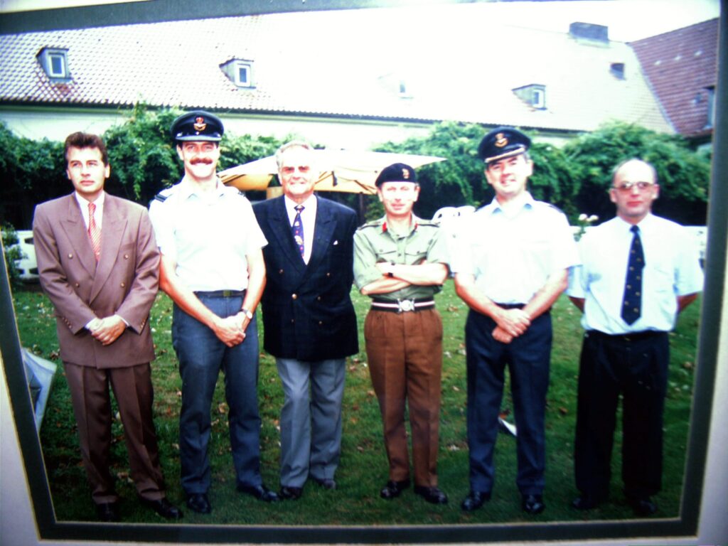 Übergabe Golfplatz vom British Golfclub Gatow an den Berliner Golfclub Gatow im September 1994