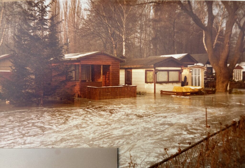 Laubenkolonie mit Eislaufbahn