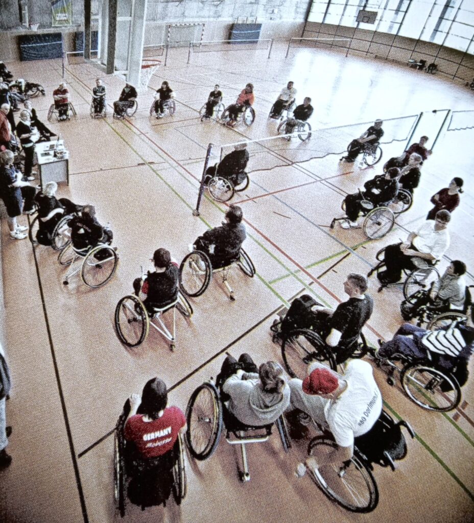 2009: Rollstuhl-Fußgänger-Badminton (Integra-Badminton)